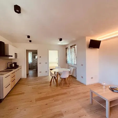 Апартаменты Tellure With Breakfast Berbenno di Valtellina