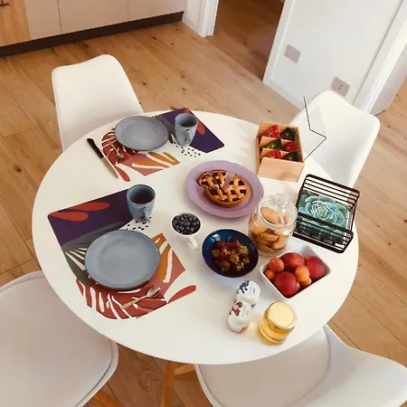 Tellure With Breakfast